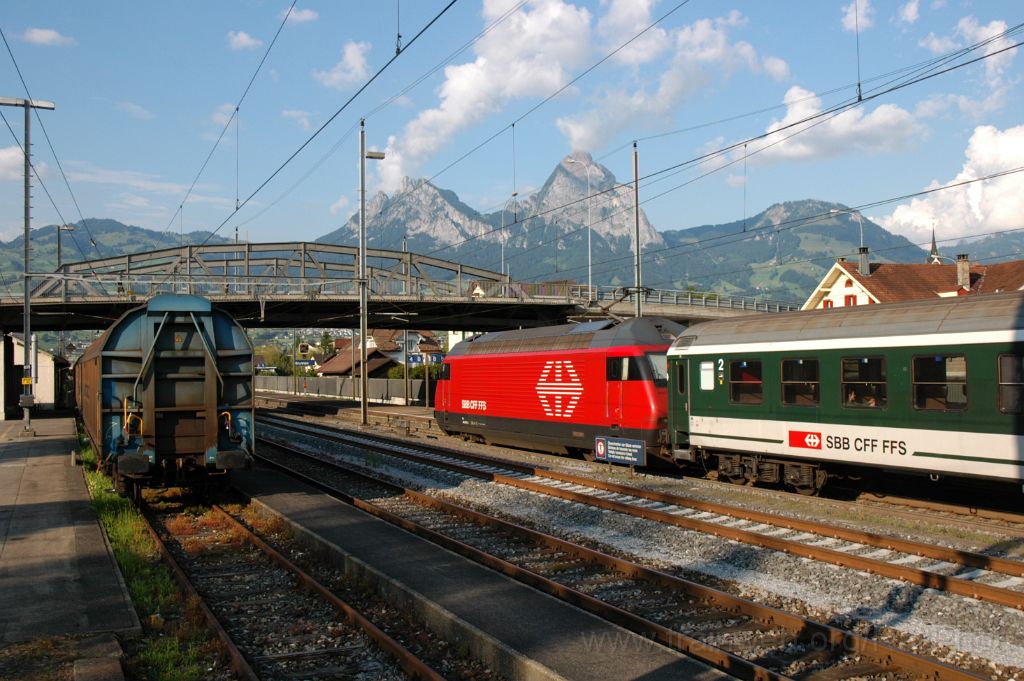 3213-0023-240714.jpg - SBB-CFF Re 460.000-3 "Grauholz" / Brunnen 24.7.2014