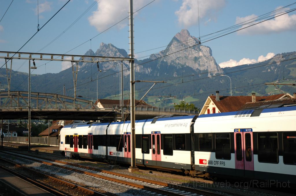 3214-0016-240714.jpg - SBB-CFF RABe 523.005 / Brunnen 24.7.2014