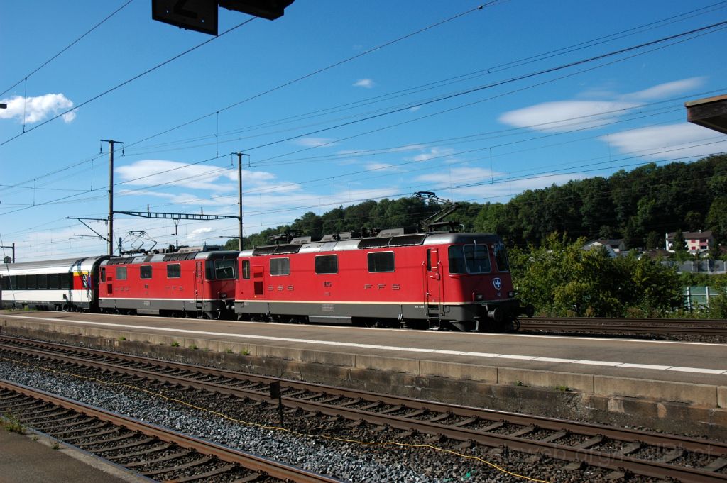 3227-0023-080814.jpg - SBB-CFF Re 4/4'' 11215 + Re 4/4'' 11135 / Killwangen-Spreitenbach 8.8.2014