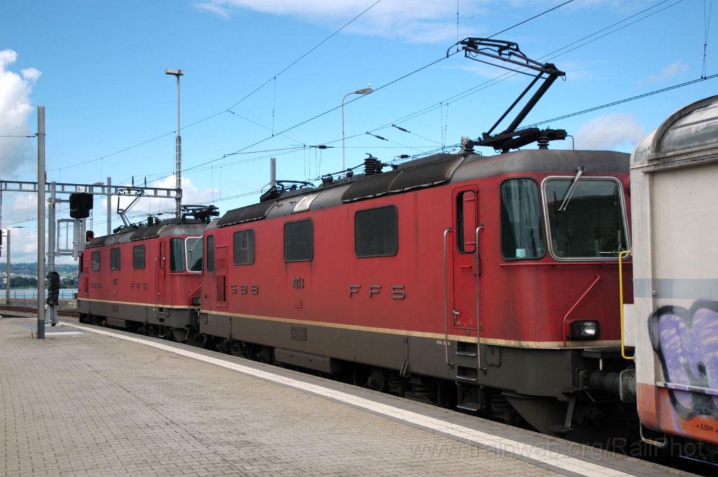 3235-0011-140814.jpg - SBB-CFF Re 4/4'' 11254 + Re 4/4'' 11243 / Rapperswil 14.8.2014