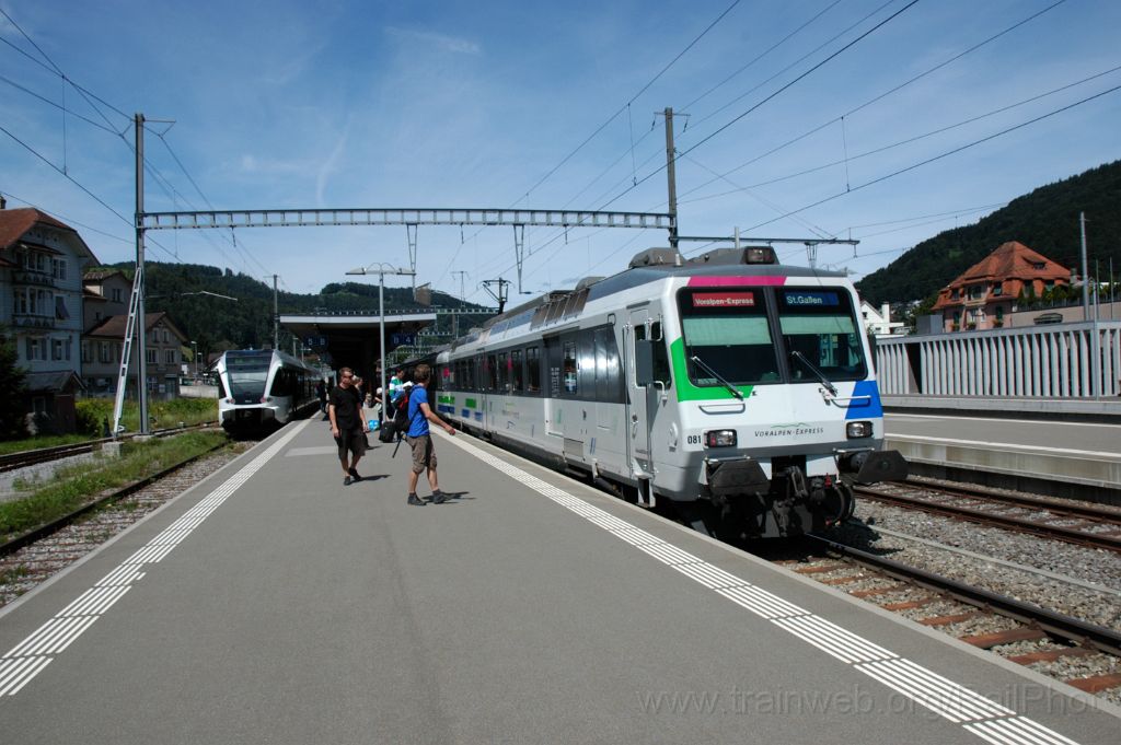 3237-0009-170814.jpg - Thurbo RABe 526.775-2 + SOB RBDe 561.081-1 / Wattwil 17.8.2014