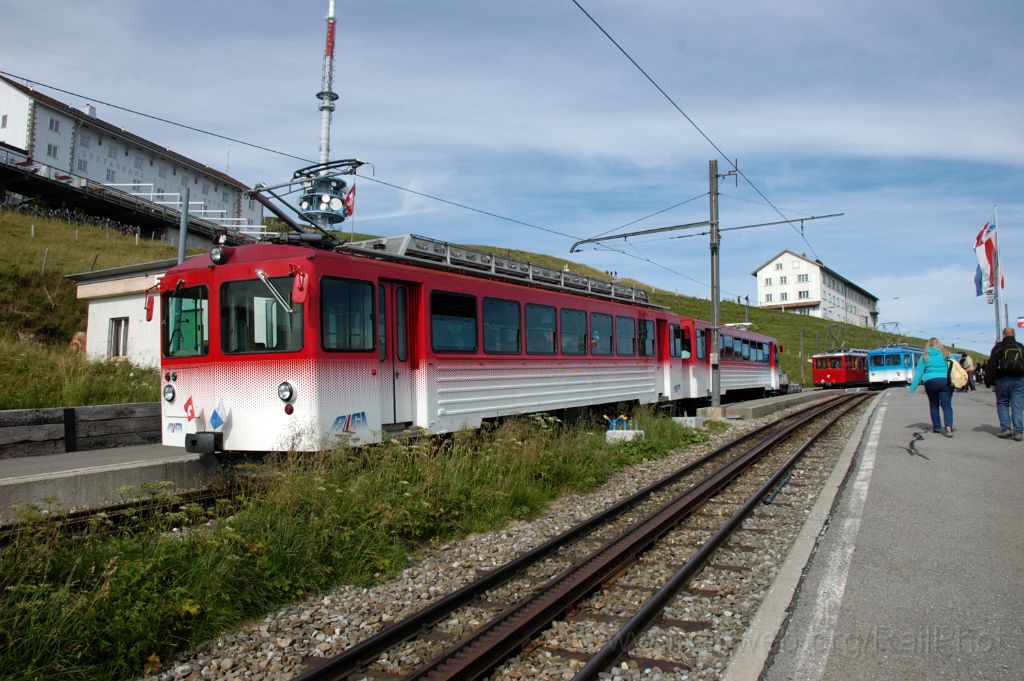 3241-0017-170814.jpg - VRB Bhe 4/4 21 + Bt 31 + Kkm 68 + Bhe 2/4 1 + ARB BDhe 2/4 14 / Rigi-Kulm 17.8.2014