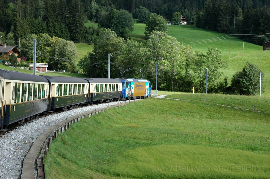 3252-0006-300814.jpg - MOB Ge 4/4 8004 "Golden Pass" / Gstaad 30.8.2014