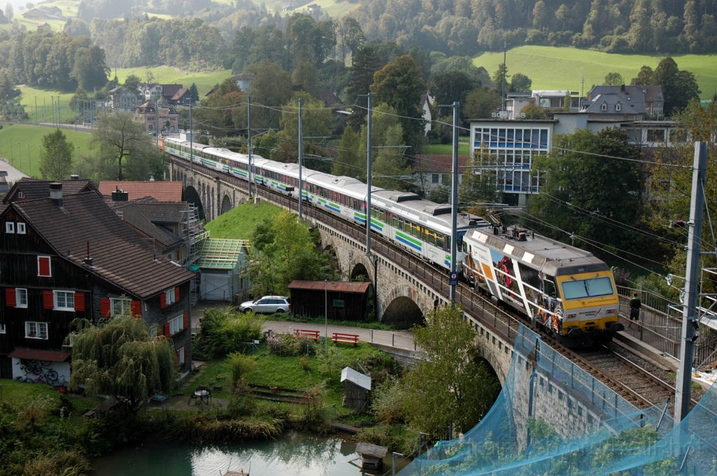 3262-0038-150914.jpg - SOB Re 456.094-2 "Herisau" + Re 456.093-4 "St.Gallen" / Lichtensteig 15.9.2014
