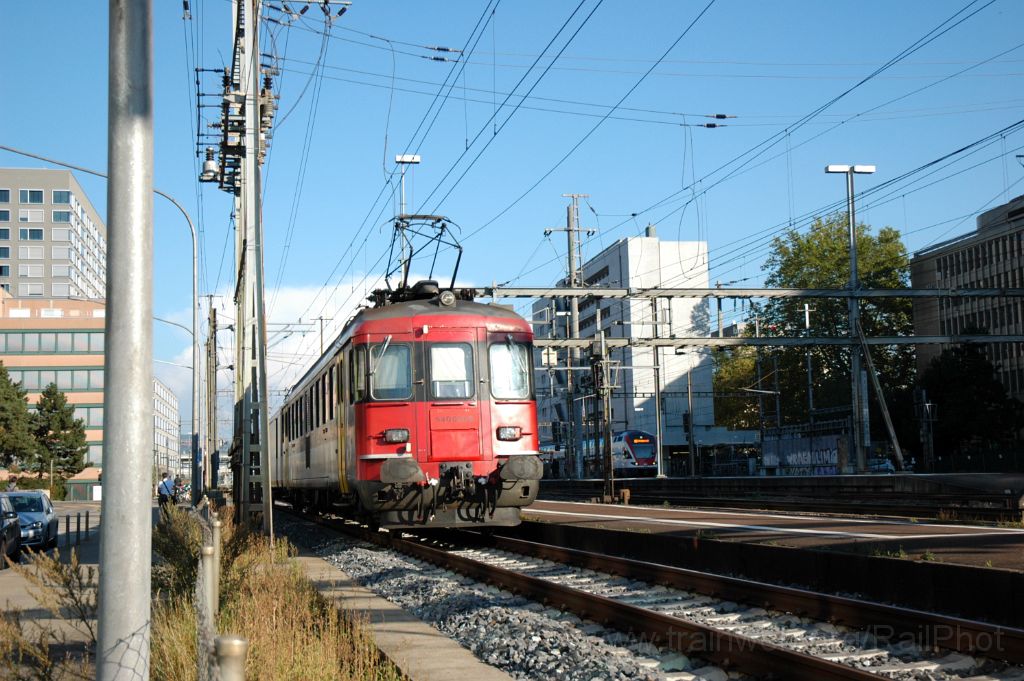 3266-0028-160914.jpg - SBB-CFF St 900 + RBe 540.034-6 / Zürich-Altstetten 16.9.2014