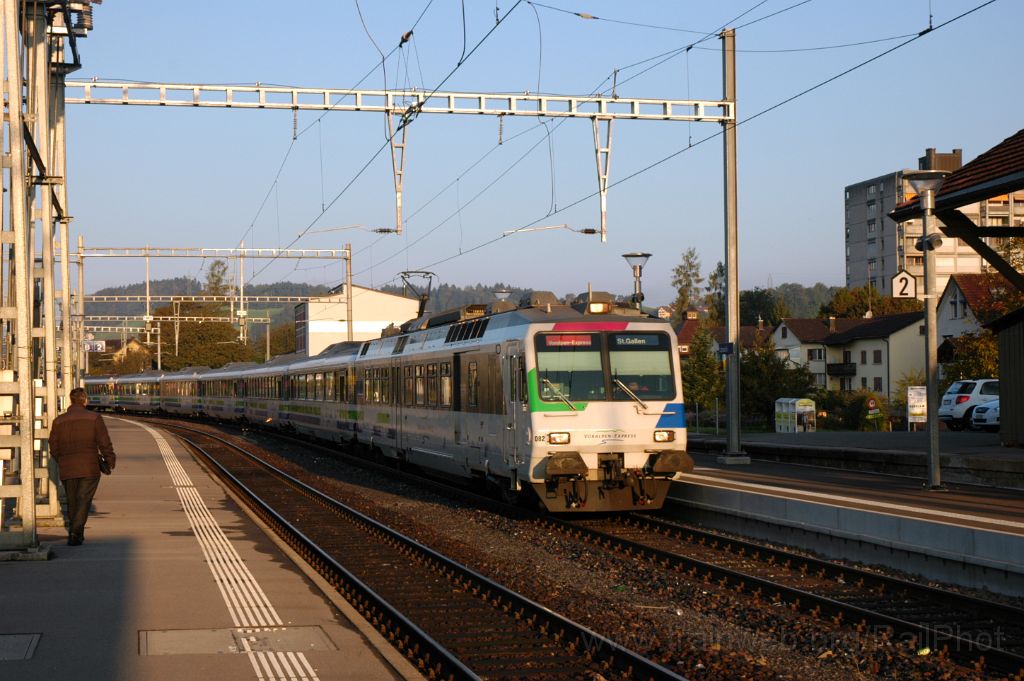3308-0046-021014.jpg - SOB RBDe 561.082-9 / Uznach 2.10.2014