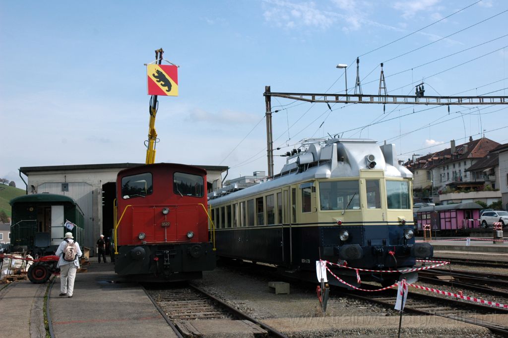 3314-0015-051014.jpg - VHE Tm IV 9527 + BLS BCFe 4/6 736 / Huttwil 5.10.2014