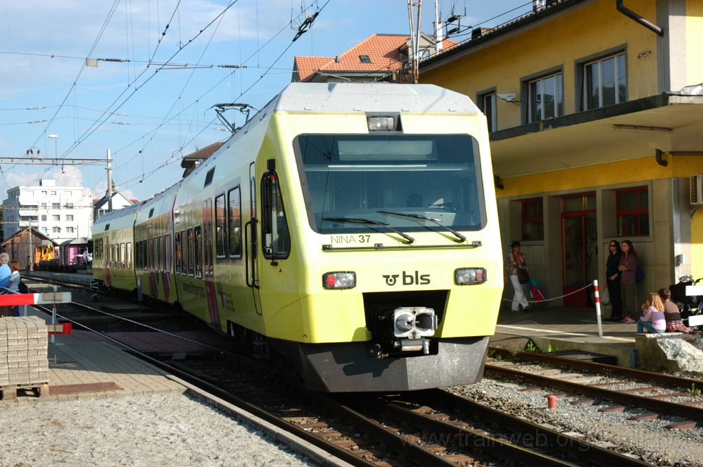 3317-0008-051014.jpg - BLS RABe 525.037-8 "Junior Station Langnau" / Huttwil 5.10.2014