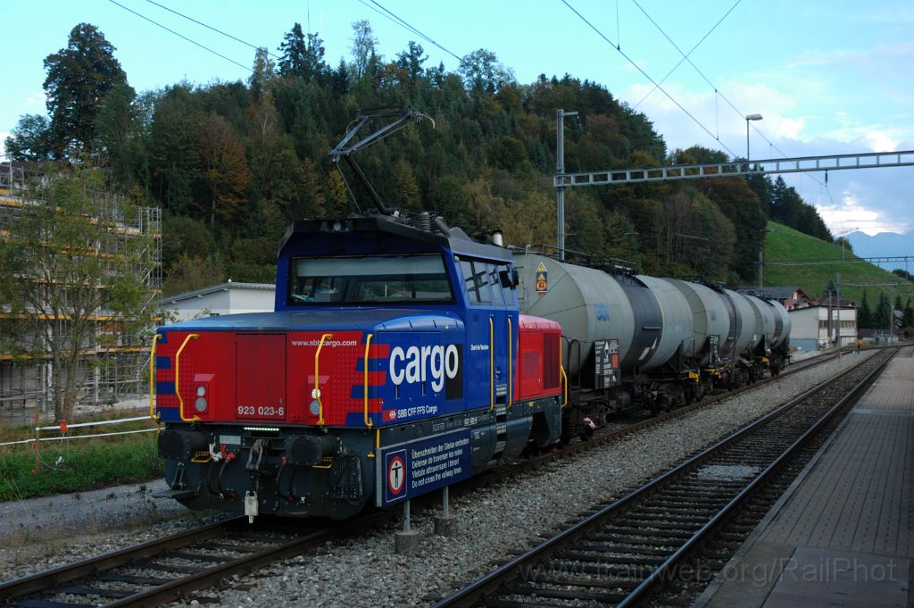 3318-0033-051014.jpg - SBB-CFF Eem 923.023-6 "Dent de Vaulion" / Menznau 5.10.2014