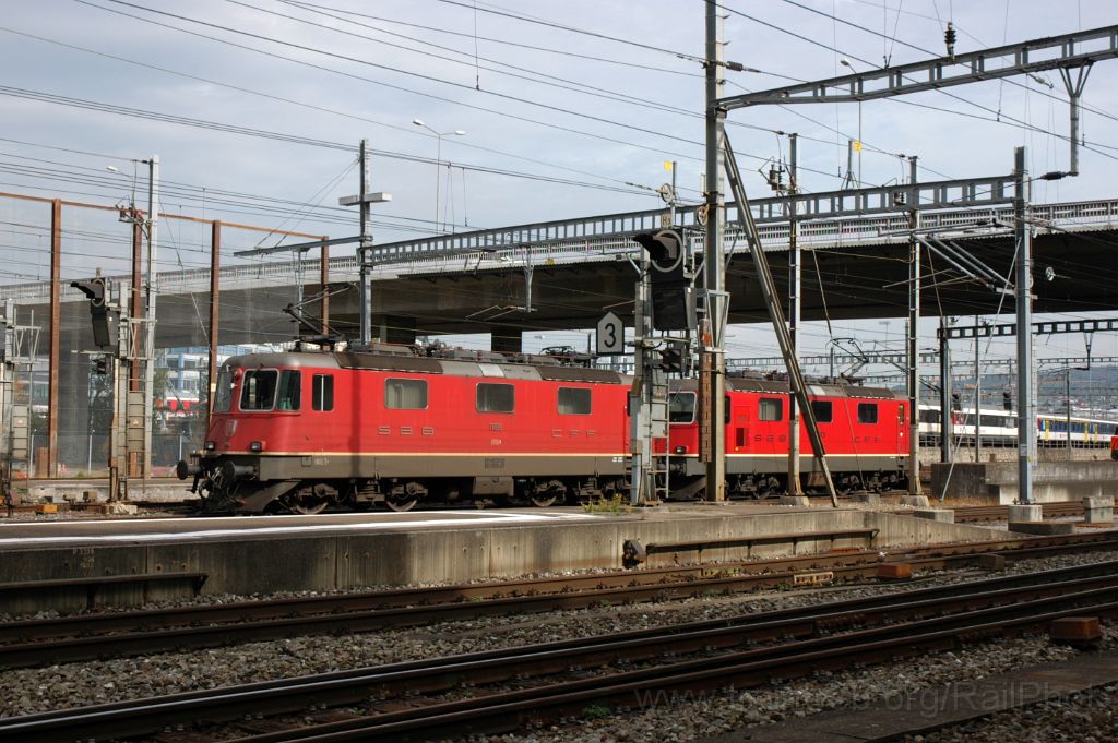 3322-0036-081014.jpg - SBB-CFF Re 4/4'' 11321 + Re 4/4'' 11188 / Zürich-Altstetten 8.10.2014