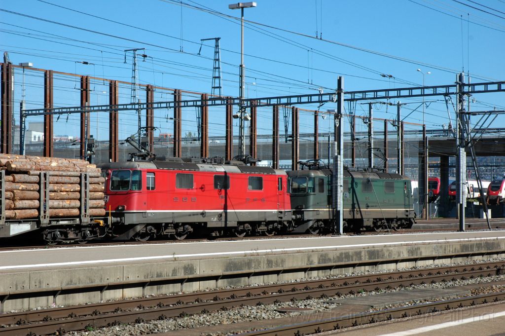 3323-0048-091014.jpg - SBB-CFF Re 4/4''' 11364 + Re 4/4'' 11183 / Zürich-Altstetten 9.10.2014