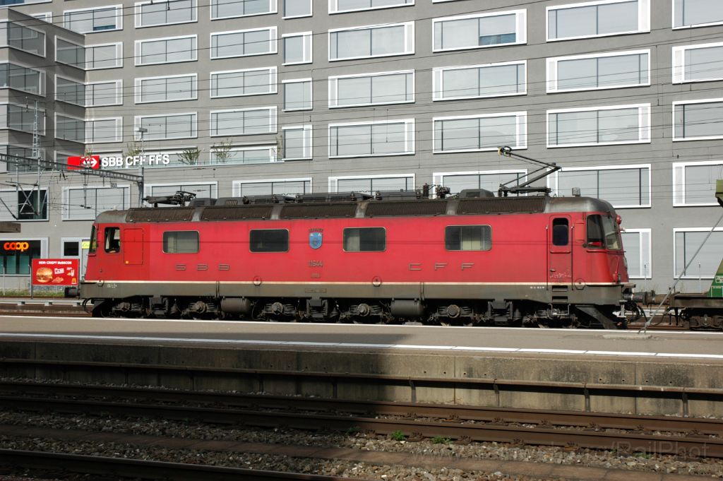 3327-0008-101014.jpg - SBB-CFF Re 6/6 11644 "Cornaux" / Zürich-Altstetten 10.10.2014