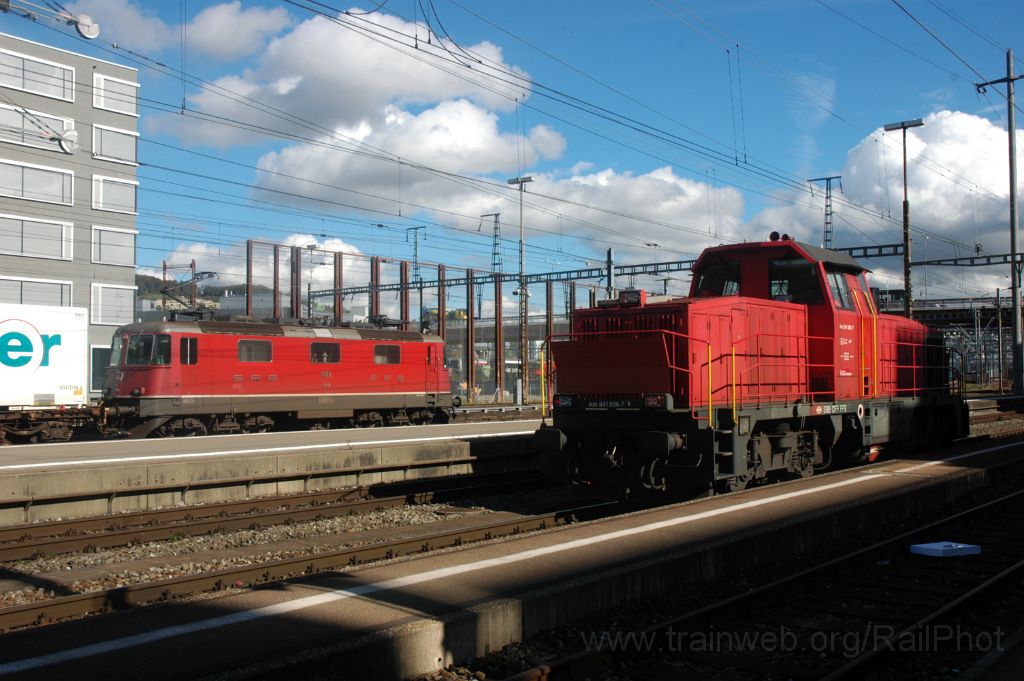 3371-0021-171014.jpg - SBB-CFF Re 4/4'' 11189 + Am 841.036-7 / Zürich-Altstetten 17.10.2014