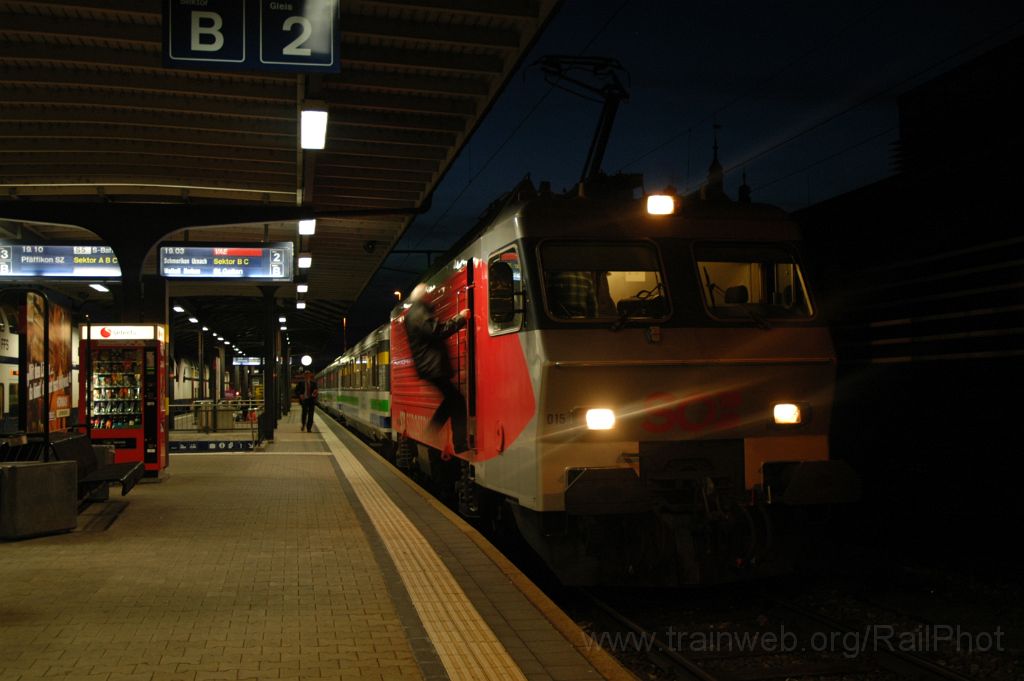3377-0047-241014.jpg - SOB Re 446.015-0 / Rapperswil 24.10.2014