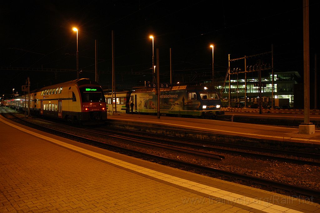 3382-0044-291014.jpg - SBB-CFF RABe 514.005-8 + SOB Re 456.096-7 "Wattwil" / Rapperswil 29.10.2014