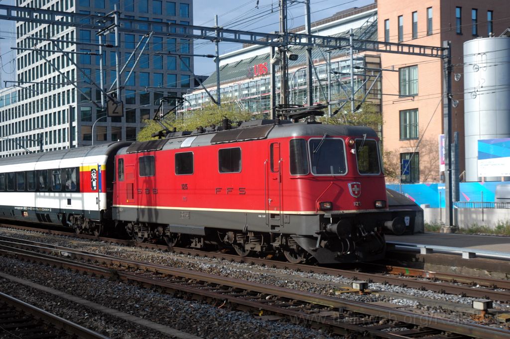 3385-0017-031114.jpg - SBB-CFF Re 4/4'' 11215 / Zürich-Altstetten 3.11.2014