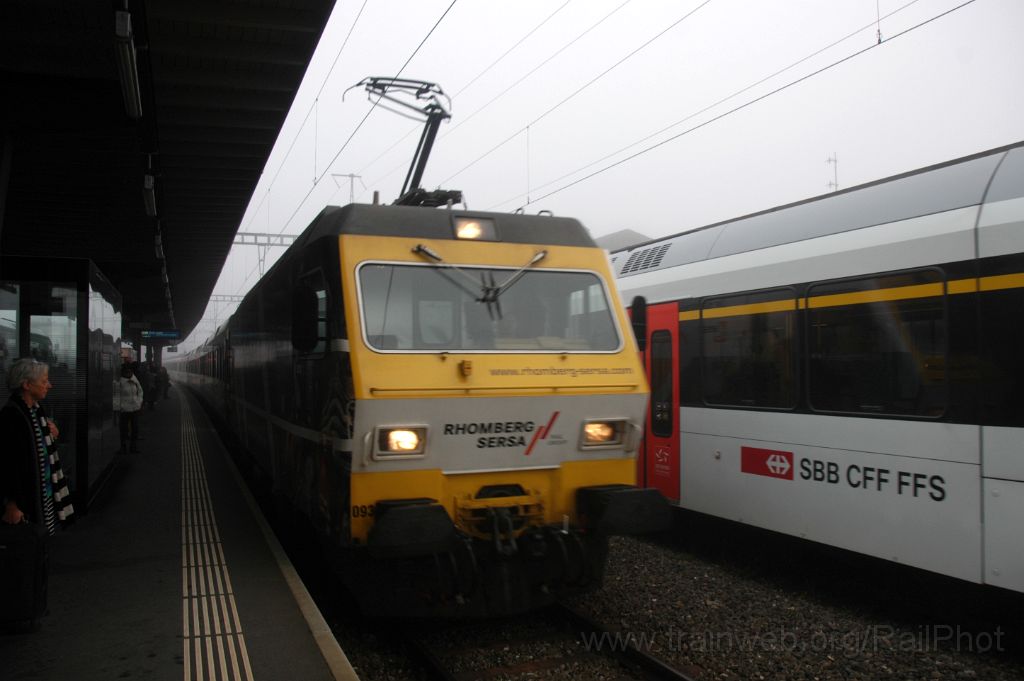 3387-0019-141114.jpg - SOB Re 456.093-4 "St.Gallen" + Thurbo RABe 526.800-8 "100. Thurbo GTW" / Wattwil 14.11.2014