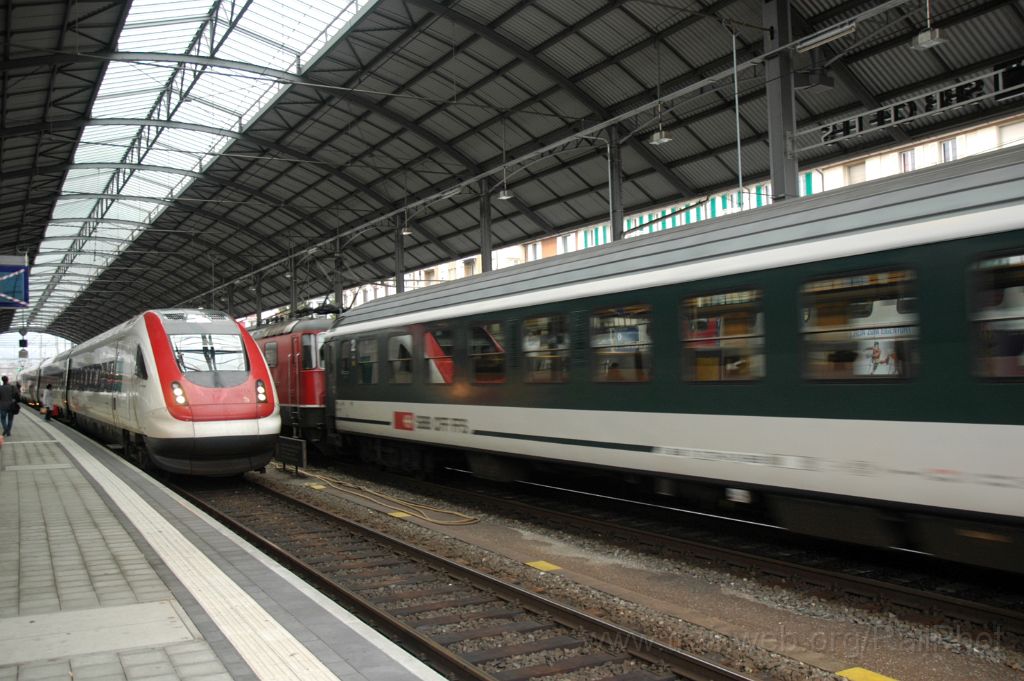 3390-0041-141114.jpg - SBB-CFF Re 4/4'' 11116 + ICN RABDe 500.038-5 "Arthur Honegger" / Olten 14.11.2014