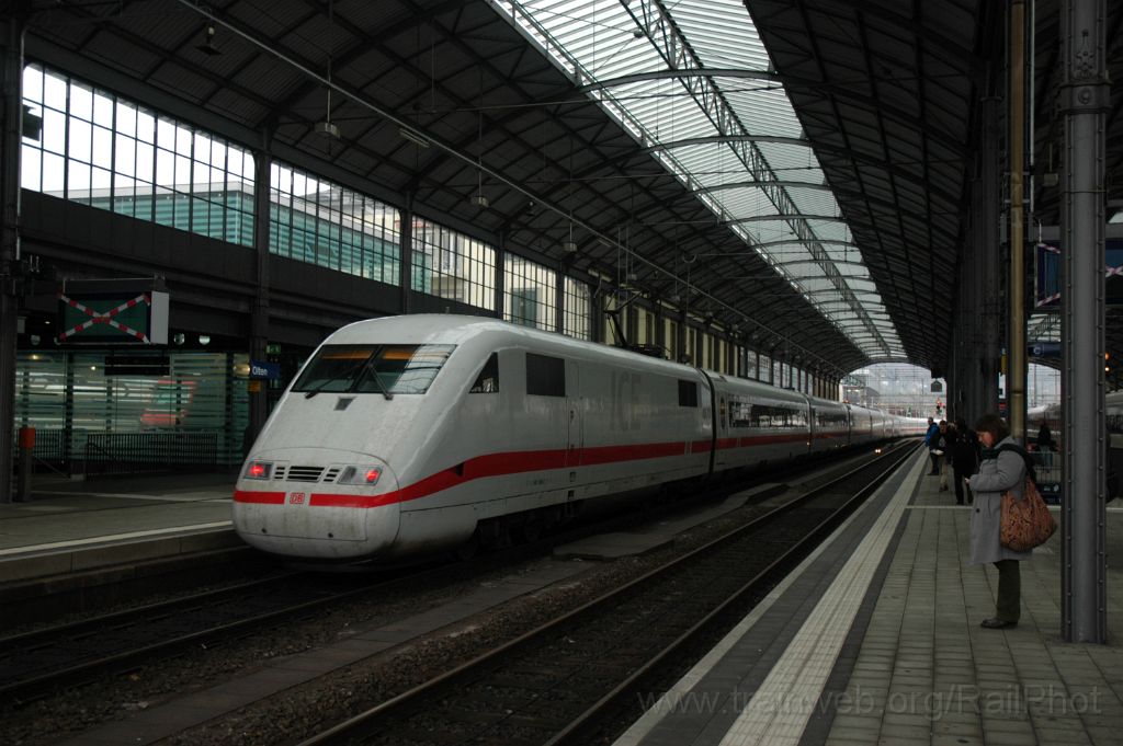 3390-0049-141114.jpg - DBAG ICE 401.582-2 "Rüdesheim am Rhein" / Olten 14.11.2014