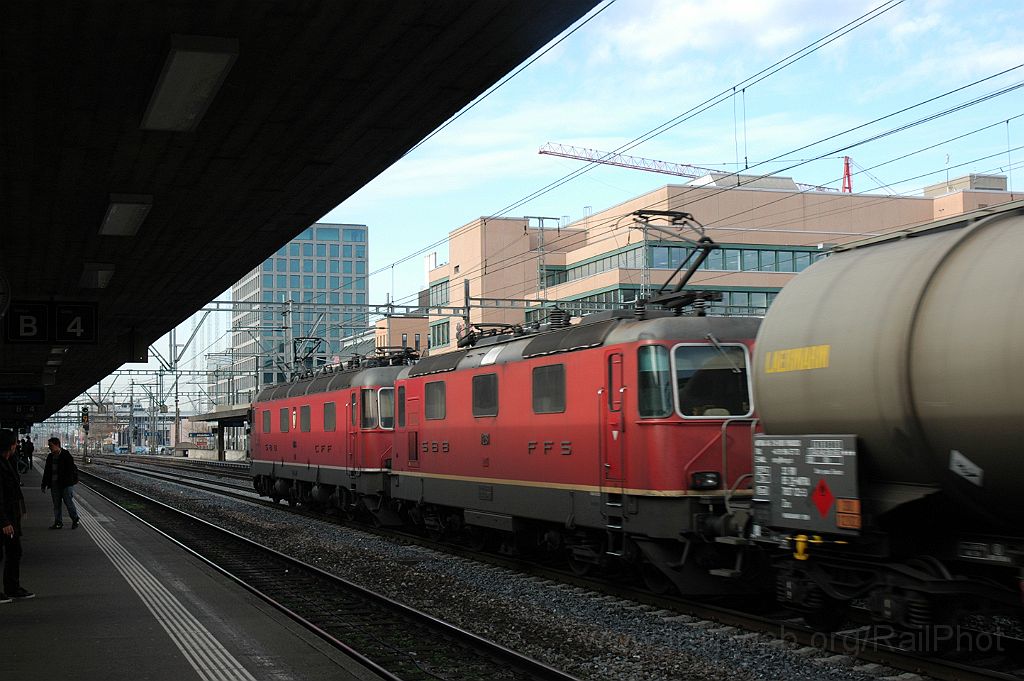 3396-0050-241114.jpg - SBB-CFF Re 6/6 11676 "Zurzach" + Re 4/4'' 11281 / Zürich-Altstetten 24.11.2014