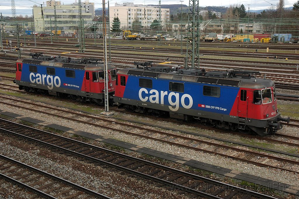 3402-0045-121214.jpg - SBB-CFF Re 421.385-6 + Re 421.373-2 / Basel Badische Bahnhof 12.12.2014