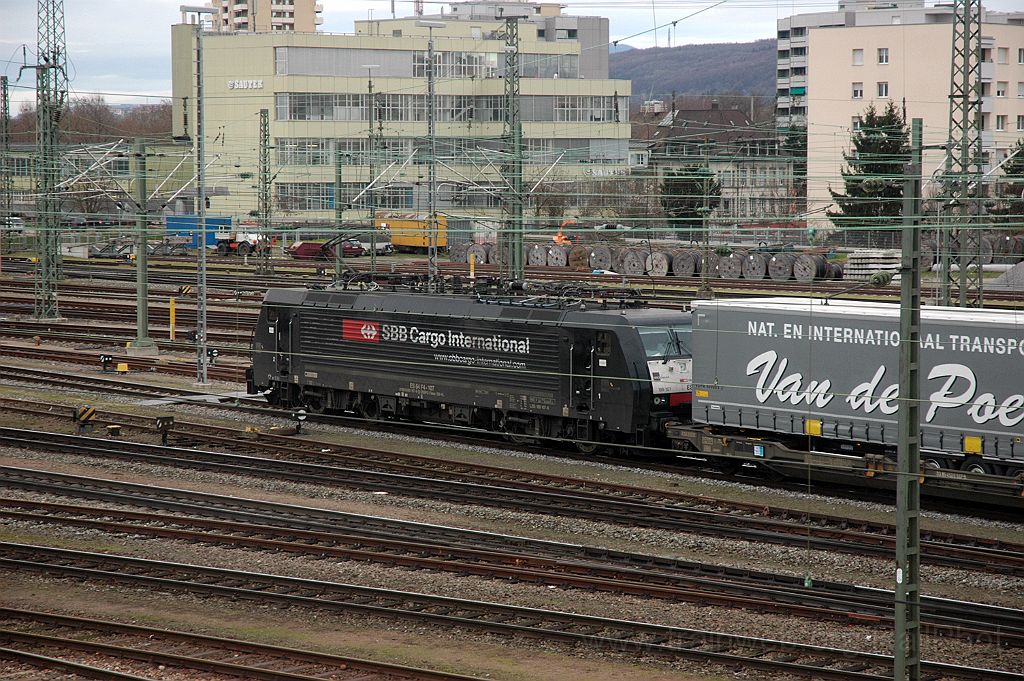 3404-0019-121214.jpg - MRCE ES 64 F4-107 / Basel Badische Bahnhof 12.12.2014