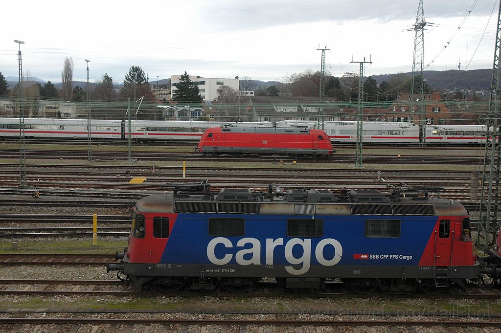 3406-0020-121214.jpg - SBB-CFF Re 421.373-2 + DBAG 101.074-3 / Basel Badische Bahnhof 12.12.2014