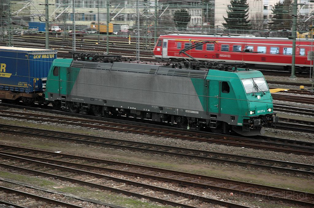 3406-0045-121214.jpg - Crossrail 185.577-4 / Basel Badische Bahnhof 12.12.2014