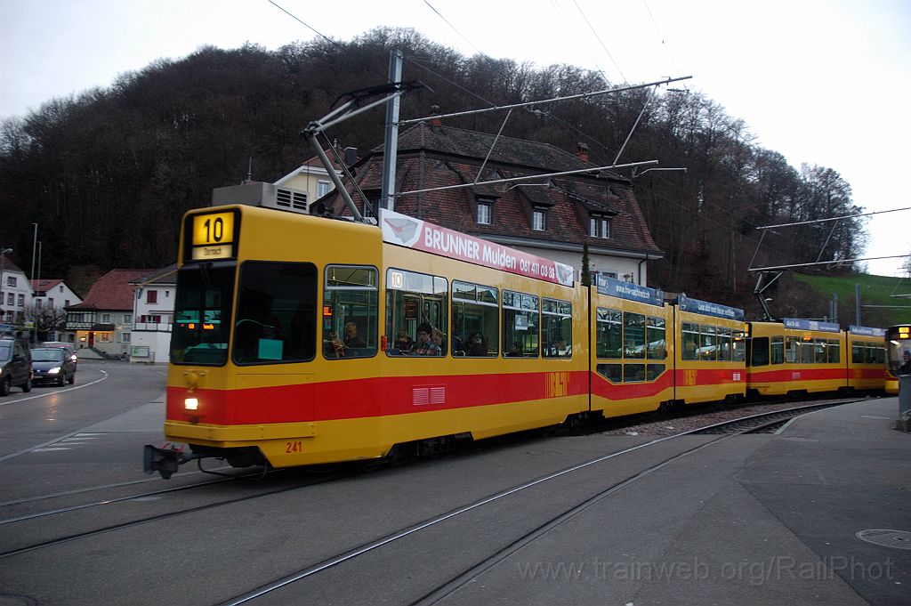 3407-0046-121214.jpg - BLT Be 4/8 241 + Be 4/6 228 / Flüh-Mariastein 12.12.2014