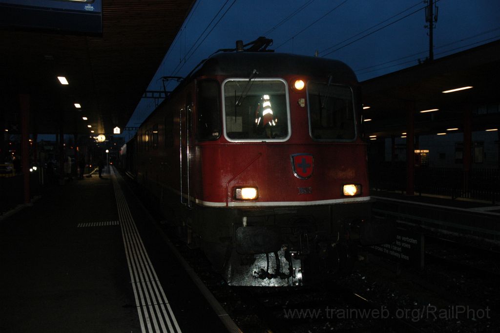 3412-0046-171214.jpg - SBB-CFF Re 6/6 11605 "Uster" / Wetzikon 17.12.2014