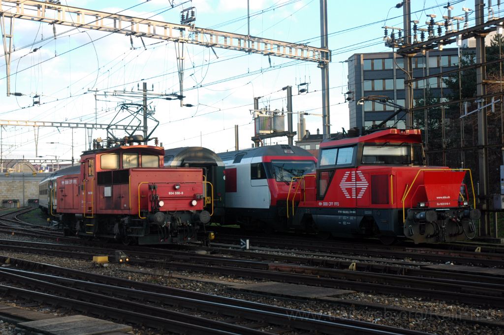 3422-0027-241214.jpg - SBB-CFF Ee 934.558-8 + Ee 922.016-1 / Basel SNCF 24.12.2014