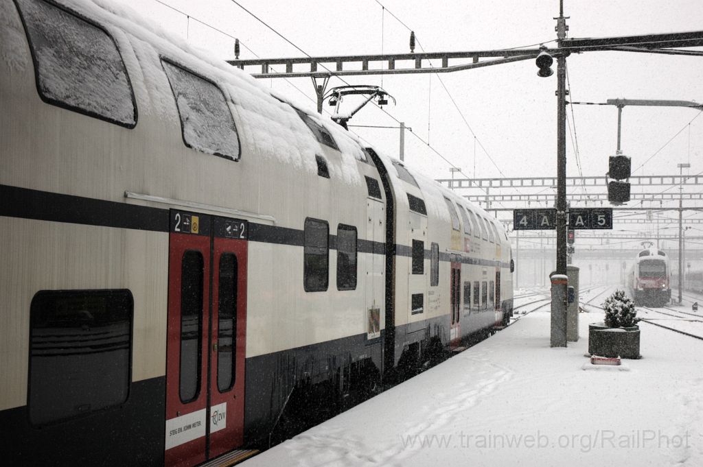 3426-0007-291214.jpg - SBB-CFF RABe 514.029-8 + RABe 514.043-9 "Neuhausen am Rheinfall" / Rapperswil 29.12.2014