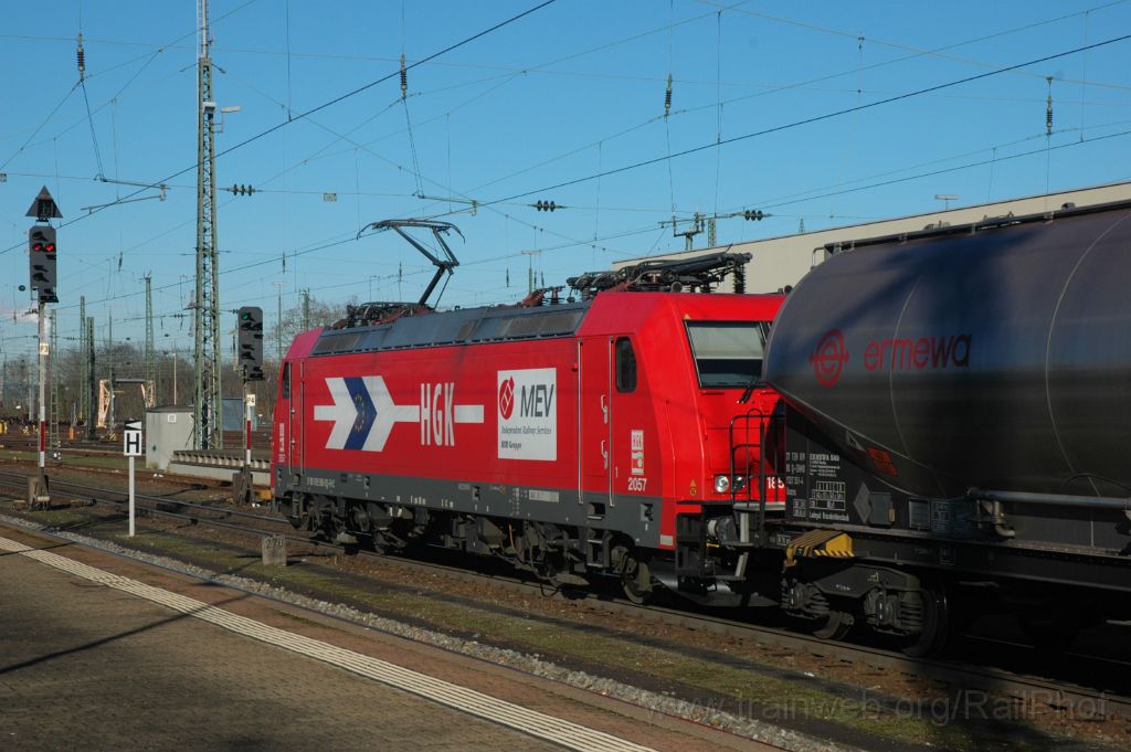 3430-0012-050115.jpg - HGK 185.589-9 / Basel Badische Bahnhof 5.1.2015