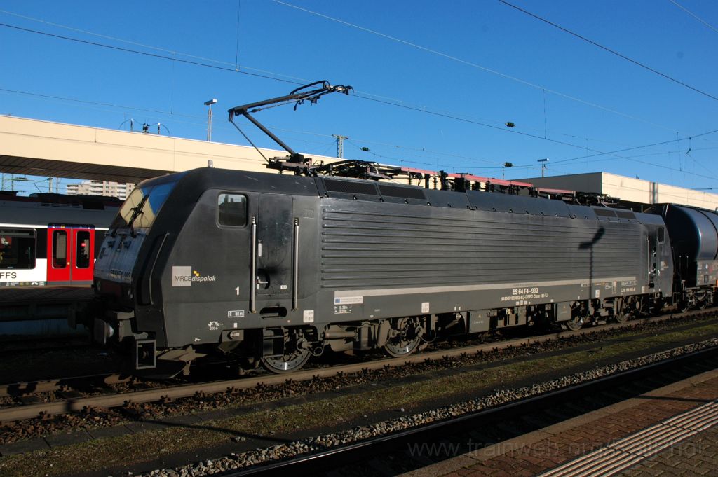 3433-0036-050115.jpg - MRCE ES 64 F4-993 / Basel Badische Bahnhof 5.1.2015