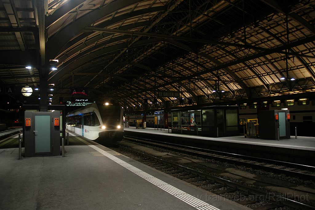 3434-0047-050115.jpg - Thurbo RABe 526.745-5 / St.Gallen HB 5.1.2015