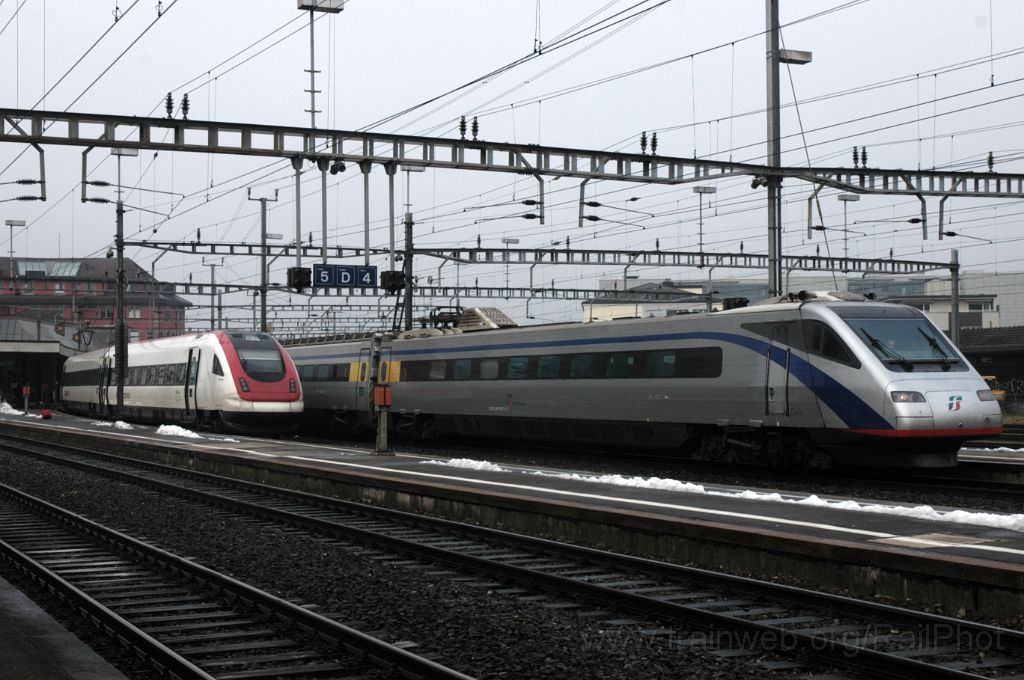 3437-0008-070115.jpg - SBB-CFF ICN RABDe 500.032 "Henri Dufaux" + FS ETR 470.017 / Arth-Goldau 7.1.2015