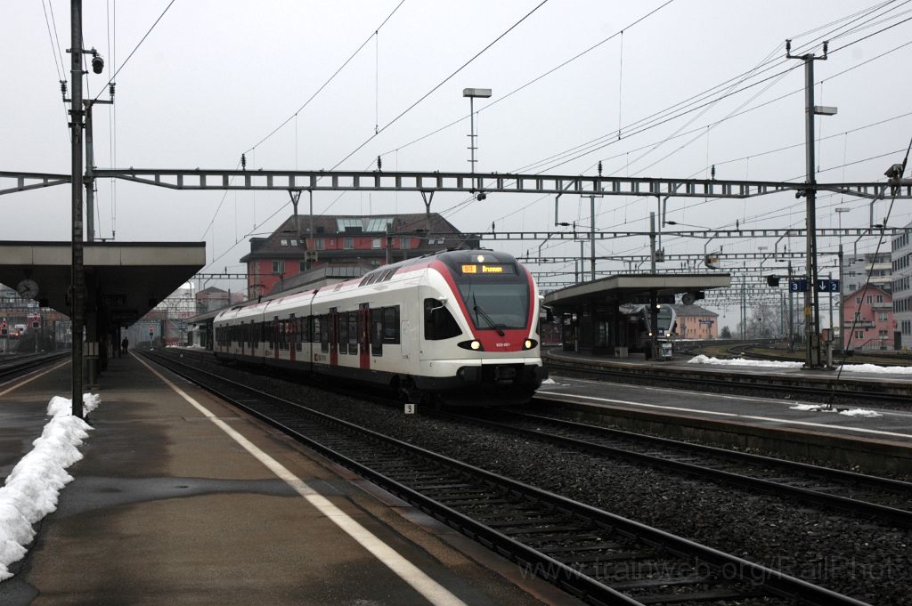 3437-0049-070115.jpg - SBB-CFF RABe 523.051 / Arth-Goldau 7.1.2015