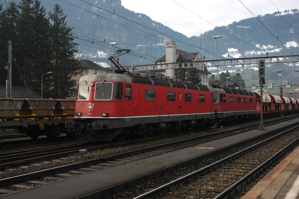3443-0029-070115.jpg - SBB-CFF Re 6/6 11653 "Gümligen" + Re 6/6 11632 "Däniken" / Arth-Goldau 7.1.2015