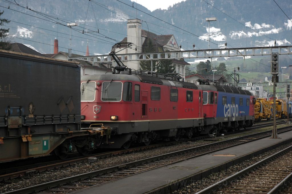 3447-0012-070115.jpg - SBB-CFF Re 620.069-5 "Hägendorf" + Re 4/4'' 11322 / Arth-Goldau 7.1.2015