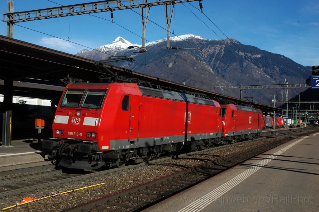 3451-0018-120115.jpg - DBAG 185.128-6 + 185.113-8 / Bellinzona 12.1.2015