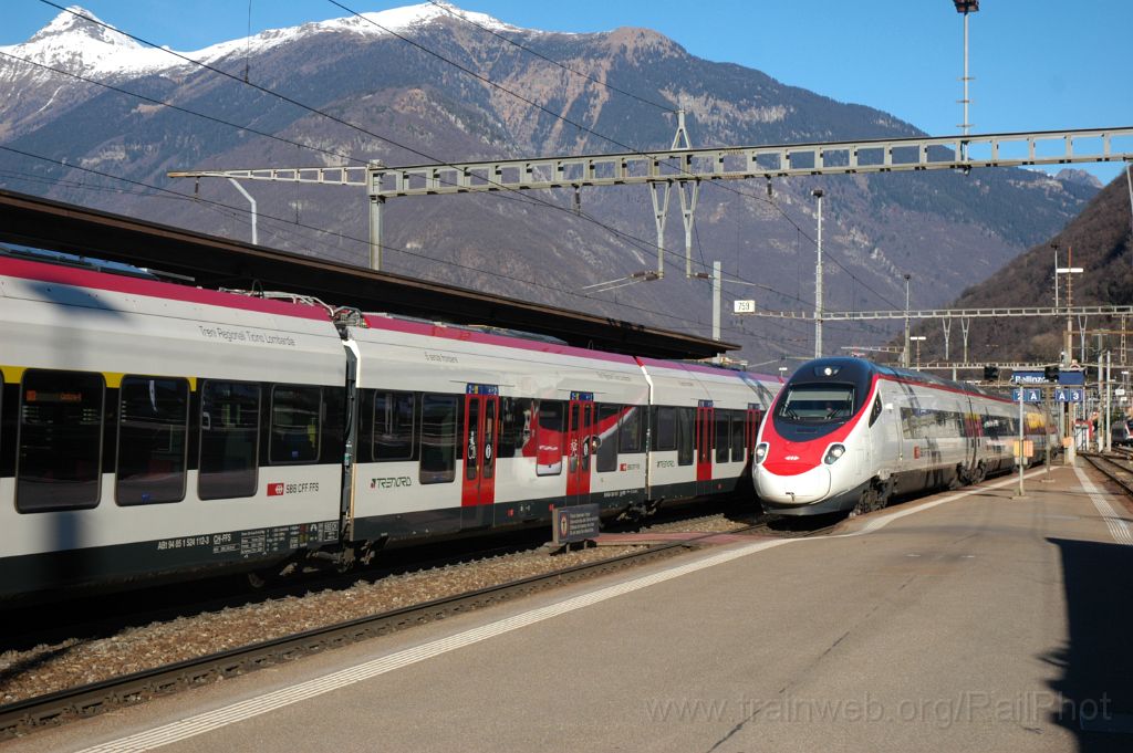 3457-0024-120115.jpg - SBB-CFF RABe 524.112 + ETR 93 85 5 610.109-6 / Bellinzona 12.1.2015