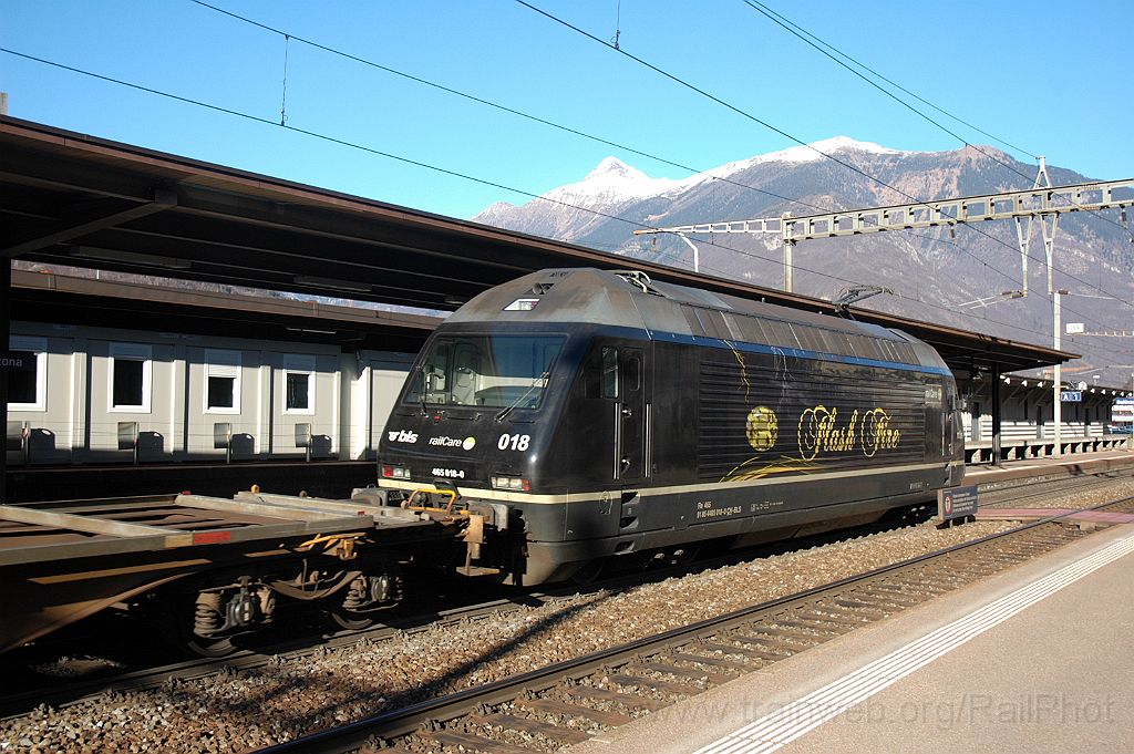 3458-0011-120115.jpg - BLS Re 465.018-0 "Flash Fire" / Bellinzona 12.1.2015