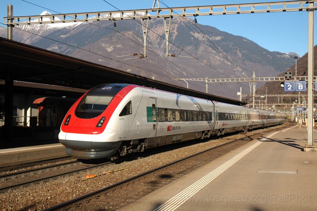 3460-0008-120115.jpg - SBB-CFF ICN RABDe 500.031-0 "Louis Favre" / Bellinzona 12.1.2015