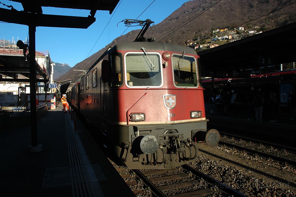 3461-0036-120115.jpg - SBB-CFF Re 4/4'' 11319 / Bellinzona 12.1.2015