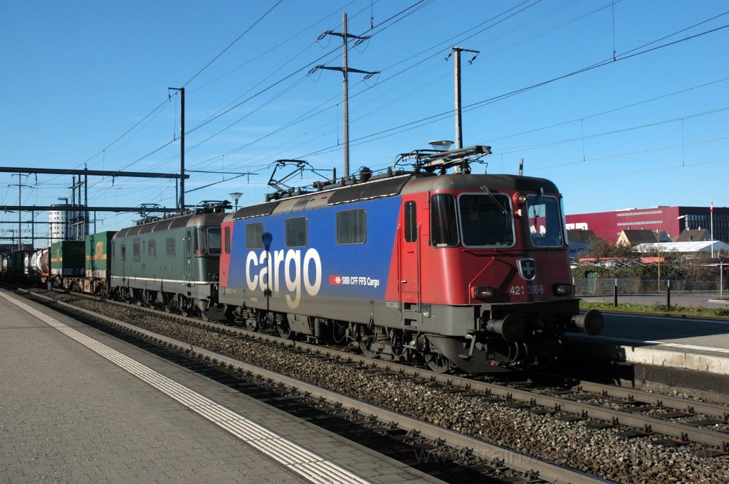 3465-0031-130115.jpg - SBB-CFF Re 421.390-6 + Re 6/6 11663 "Eglisau" / Pratteln 13.1.2015