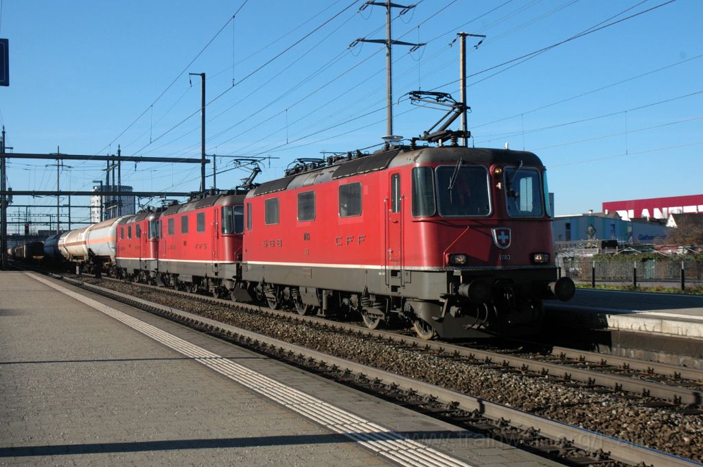 3466-0010-130115.jpg - SBB-CFF Re 4/4'' 11183 + Re 4/4''' 11361 + Re 4/4''' 11357 / Pratteln 13.1.2015