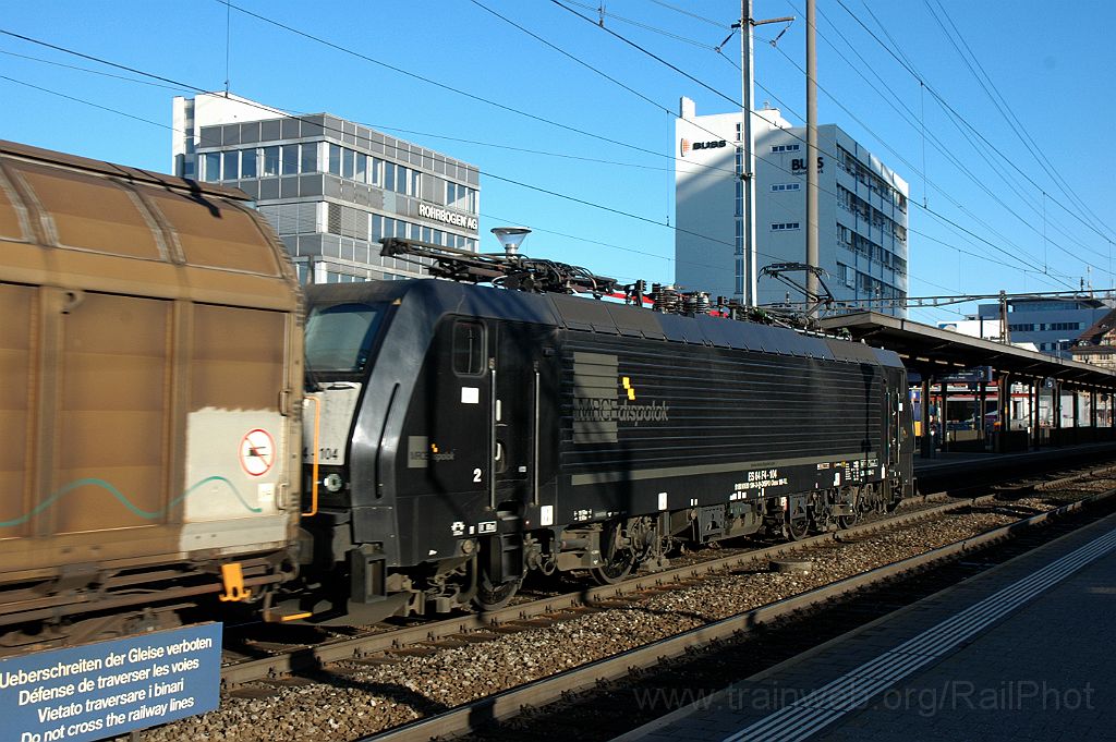 3468-0021-130115.jpg - MRCE ES 64 F4-104 / Pratteln 13.1.2015