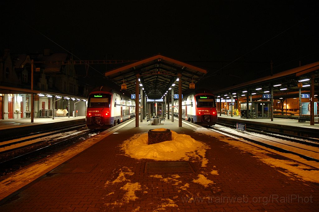 3493-0030-010215.jpg - SBB-CFF RABe 514.037-1 + RABe 514.010-8 / Rapperswil 1.2.2015