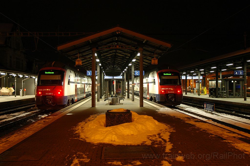 3493-0033-010215.jpg - SBB-CFF RABe 514.037-1 + RABe 514.010-8 / Rapperswil 1.2.2015