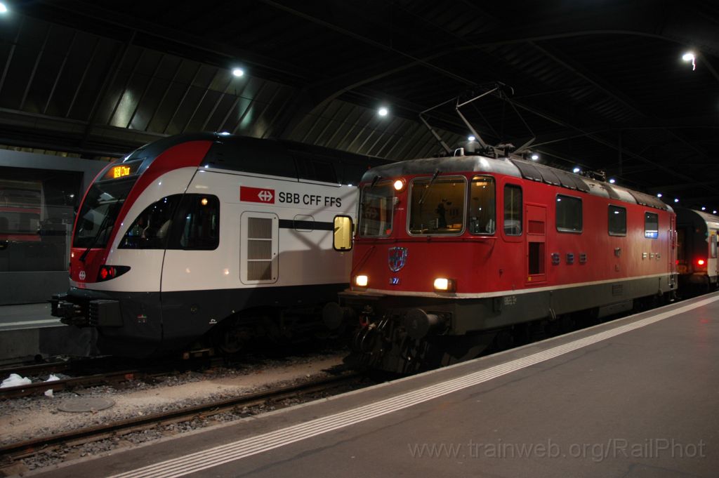 3494-0014-020215.jpg - SBB-CFF RABe 511.015 + Re 4/4'' 11127 / Zürich HB 2.2.2015